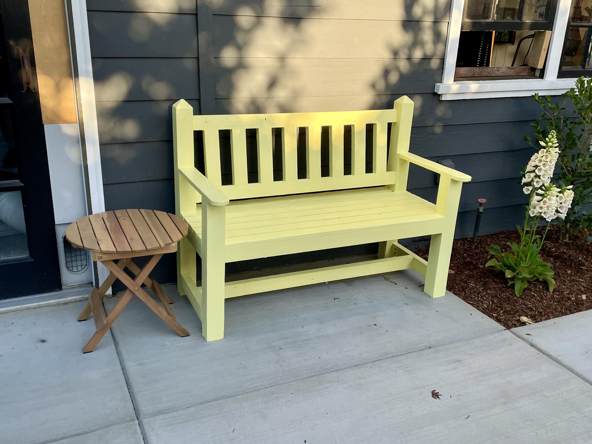 The Yellowest Bench in San Leandro